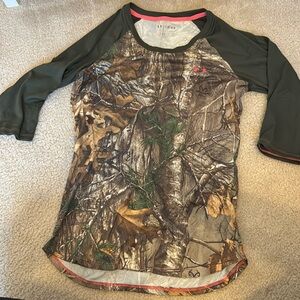 Women’s Under Armour Camo Raglan Shirt